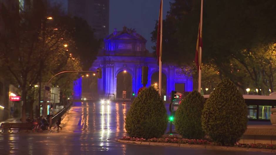 Cibeles y la Puerta de Alcalá se teñirán de azul los jueves por la noche