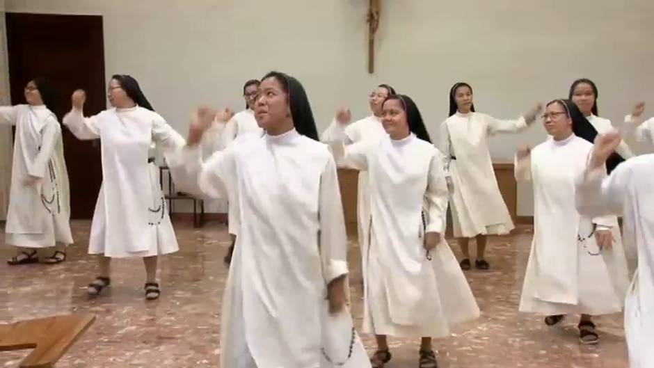 Las monjas dominicas de una residencia de Valladolid mantienen el ánimo de su vecindario