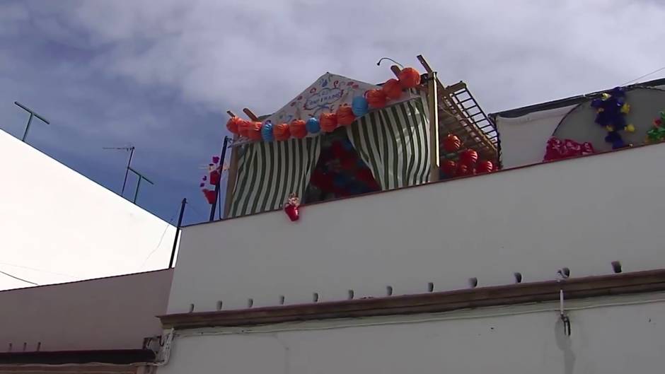 Los vecinos de Mairena del Alcor celebran la feria en casa