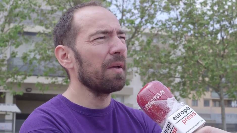 Padre ve "necesario" que los niños salgan a la calle