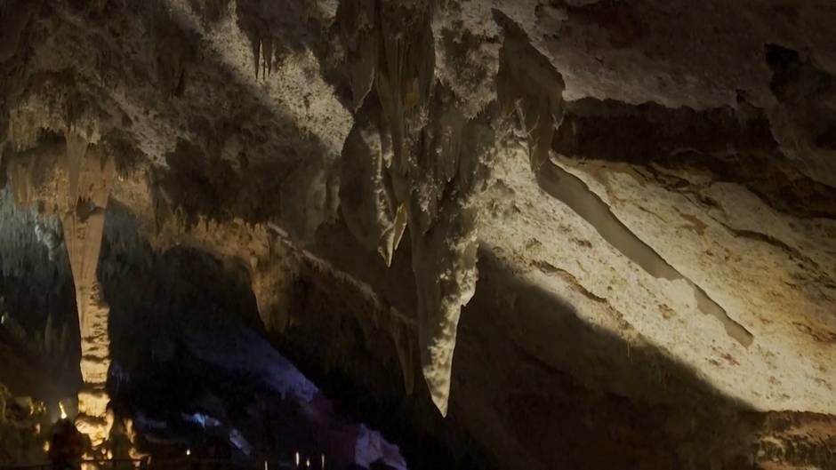 Primeros visitantes en la Cueva del Soplao (Cantabria) tras el desconfinamiento