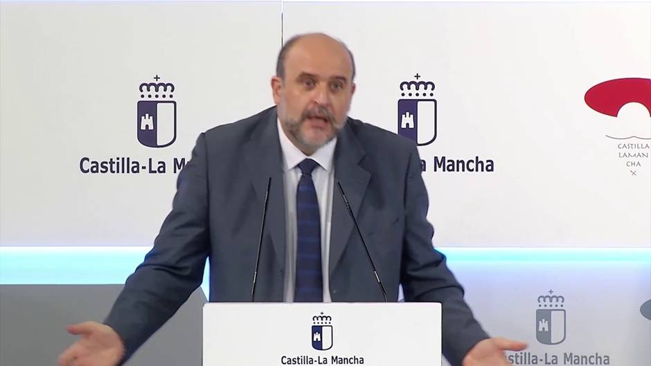 C-LM critica compartir terrazas mientras hay que ir a las aulas con distancia