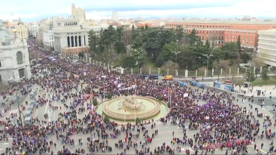 La juez del 8-M rechaza archivar causa contra delegado del Gobierno en Madrid