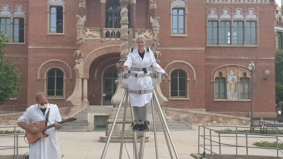 Fura dels Baus homenajea a los sanitarios