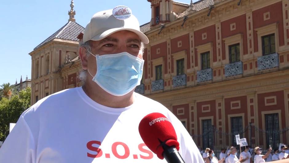 Feriantes se concentran en Sevilla por segunda vez y piden volver a trabajar