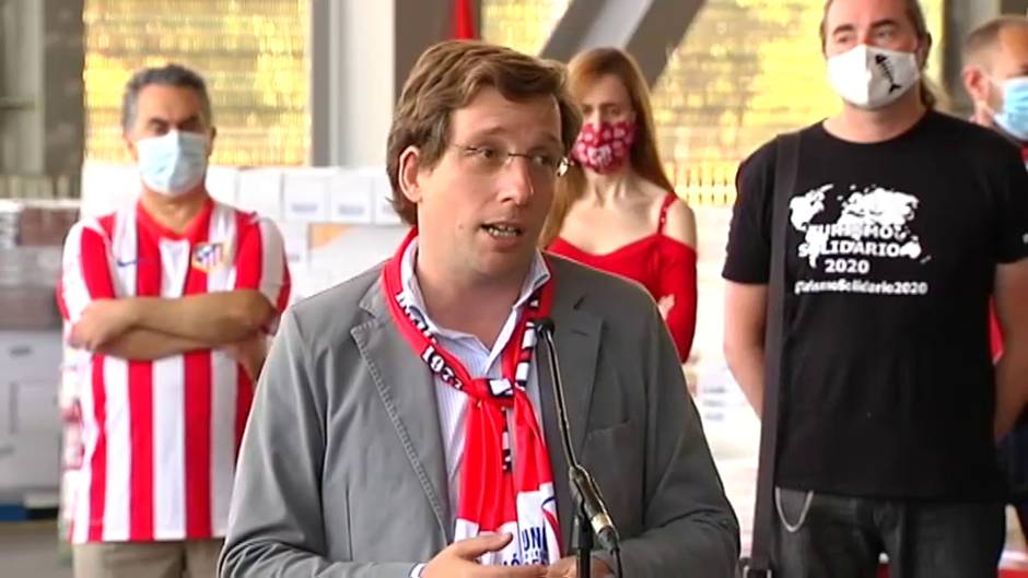 Los peñistas del Atlético donan 20 toneladas de alimentos a la ciudad de Madrid