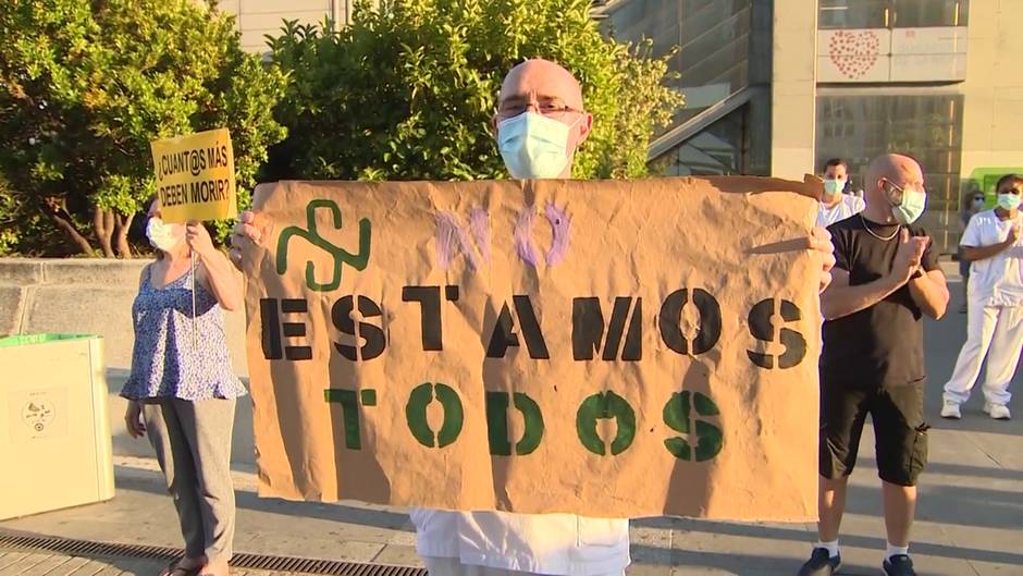 Quinto lunes de concentraciones frente a los centros de salud