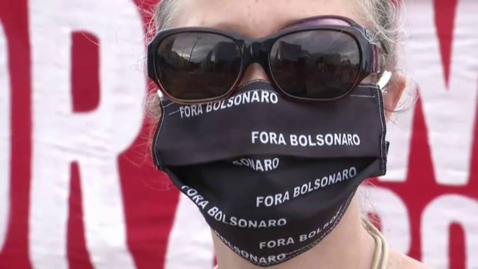 Bolsonaro veta el uso de la mascarilla en comercios, templos religiosos y escuelas