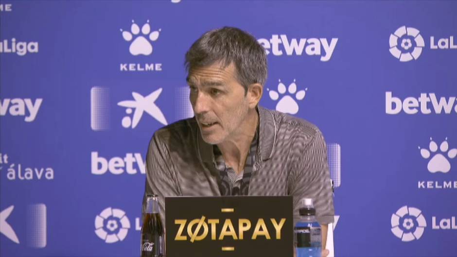 Al Barça golea al Alavés para cerrar la Liga