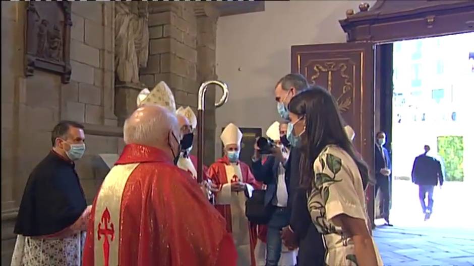 Los Reyes presiden la ofrenda al Apóstol Santiago en el día grande de Galicia