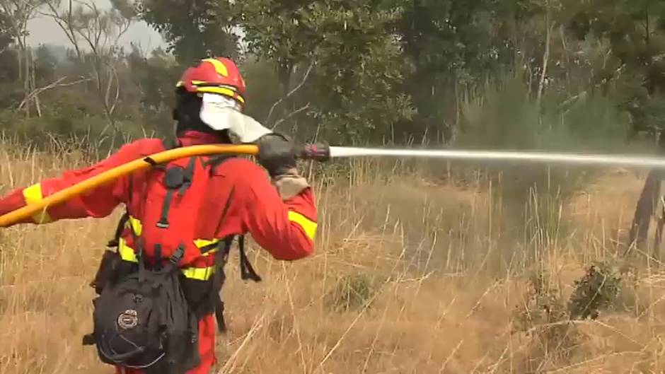 Tres incendios forestales devoran 850 hectáreas en tres municipios de Ourense