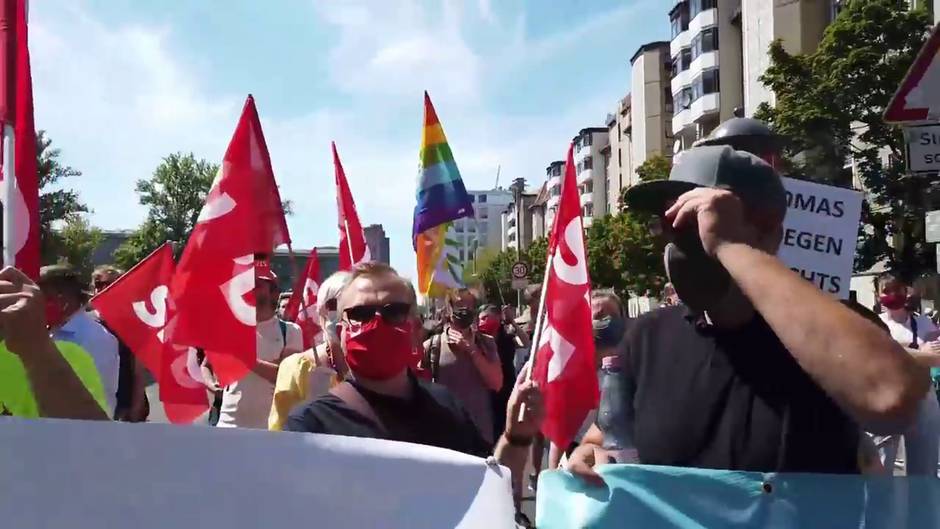 15.000 personas protestan en Berlín contra las medidas frente al coronavirus