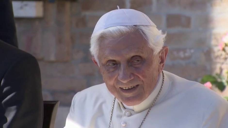 Un herpes amenaza la frágil salud del papa emérito Benedicto XVI