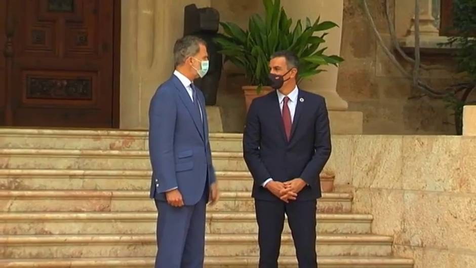 El rey recibe a Pedro Sánchez en Mallorca