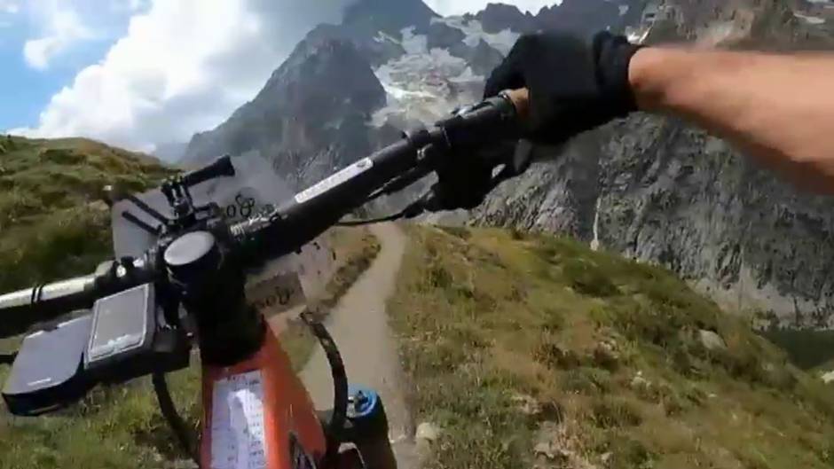 Los amantes de las ebikes se enfrentan con la naturaleza en el Mont Blanc