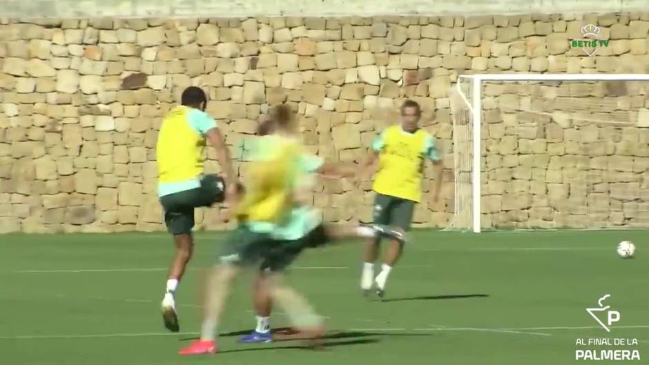 Primer entrenamiento colectivo del Betis