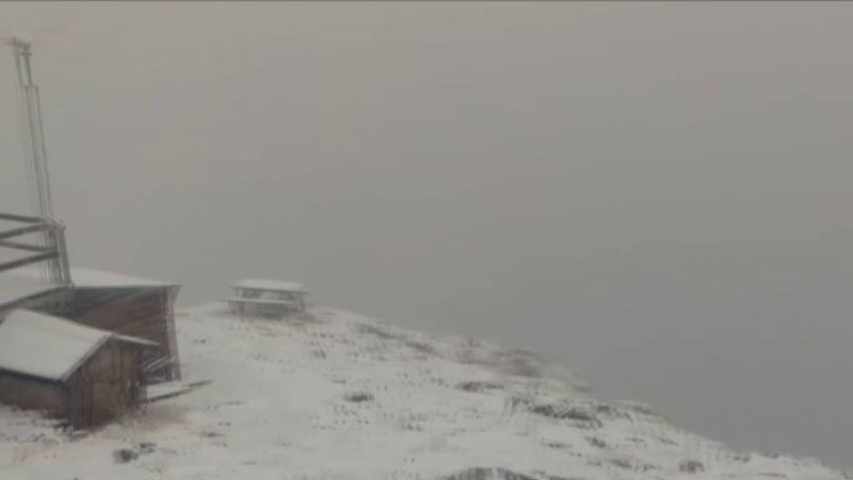 La increíble nevada que tiñe de blanco los Picos de Europa en agosto