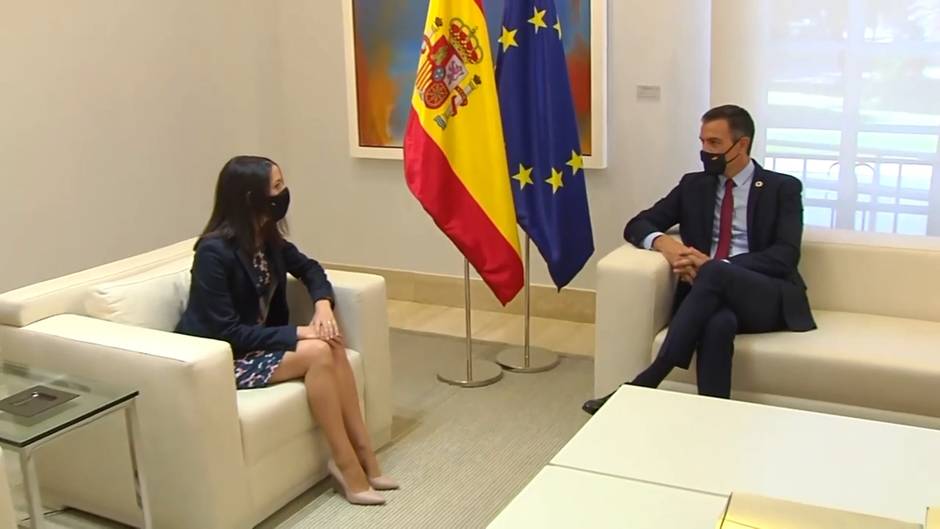Sánchez recibe en la Moncloa a Arrimadas