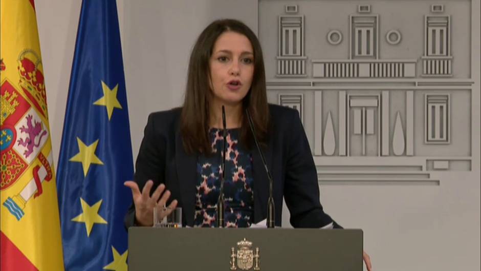 Arrimadas: "Nuestra voluntad firme y real de negociar unos Presupuestos moderados, sensatos y sin ideologías"