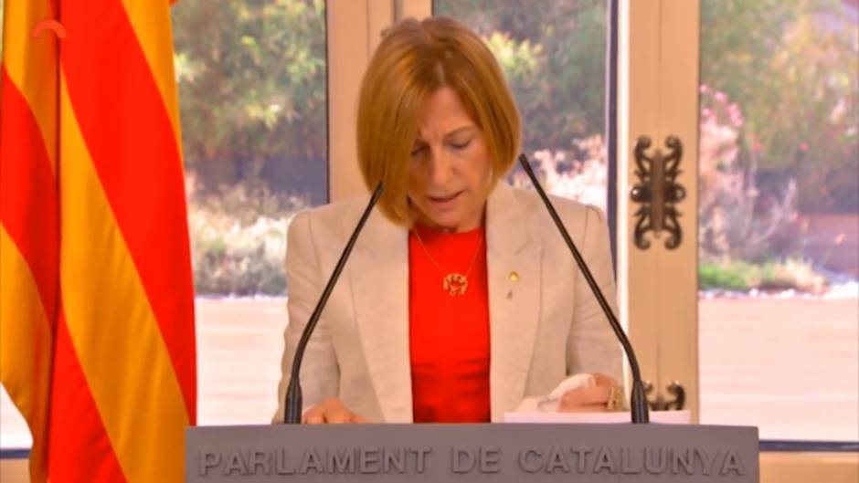 Forcadell defiende el "diálogo político sin límites" en su retorno al Parlament