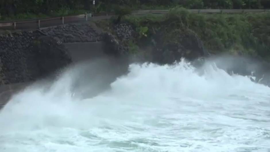 El tifón 'Haishen' avanza con mucha fuerza hacia el sur de Japón