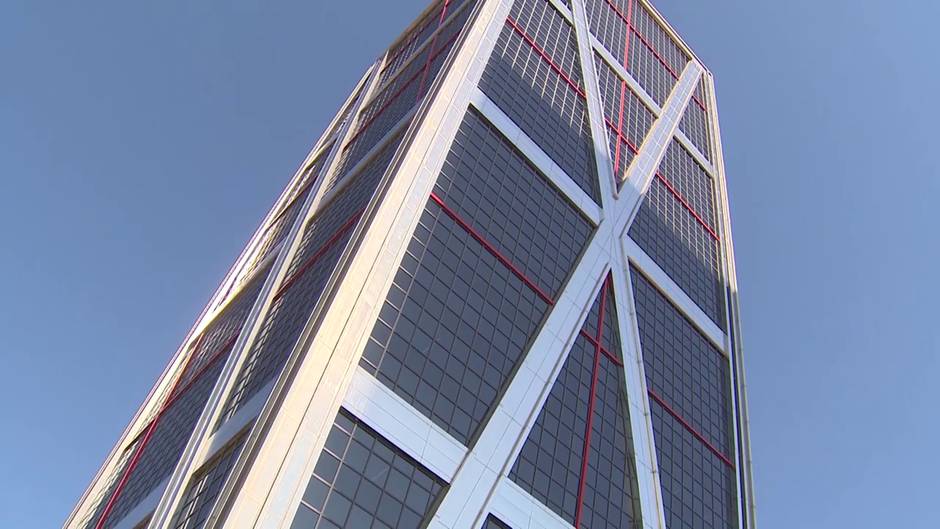 Economía tendrá la última palabra en la fusión Caixabank-Bankia tras consultar al BCE