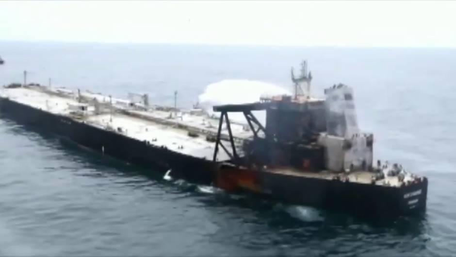 India moviliza un equipo especial de extinción en el incendio del petrolero New Diamond