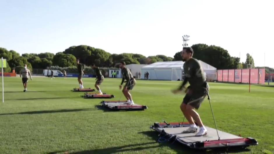 El 'Profe Ortega' dirige la sesión matutina del Atlético de Madrid