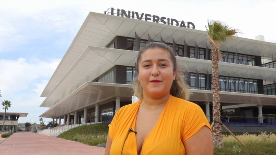 ENTREVISTA CON ANA LA PRIMERA GRADUADA DEL POLIGONO SUR EN LA UNIVERSIDAD LOYOLA .