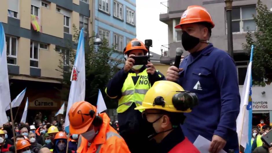 Multitudinaria protesta de trabajadores de la planta de Alcoa San Cibrao en Lugo