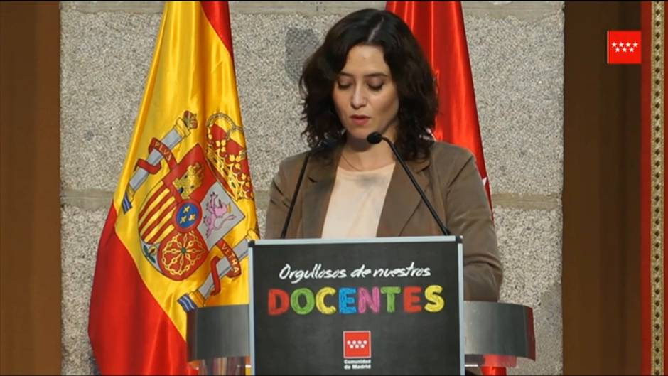 Ayuso cierra Madrid solo los puentes de noviembre bajo las críticas de Page