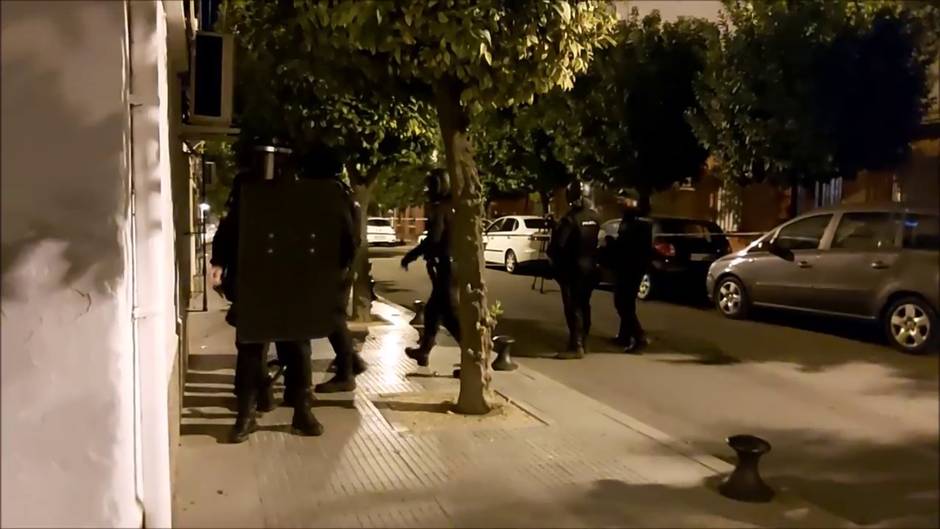 Encuentran una cabeza humana decapitada dentro de una bolsa en un contenedor de Huelva