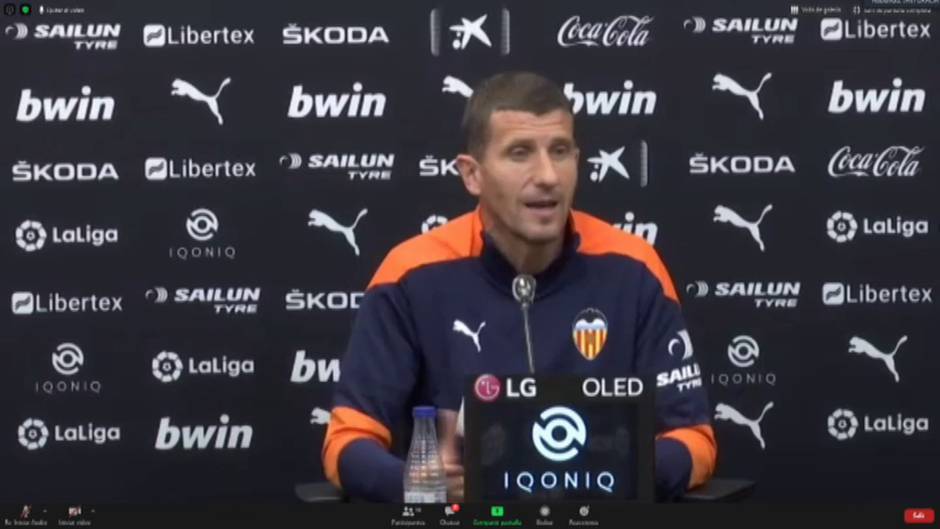 Javi Gracia cree que el cierre de su plantilla dará estabilidad al conjunto ché