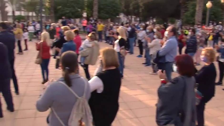 Conmoción de los vecinos de Elche tras el hallazgo de una mujer estrangulada en una acequia