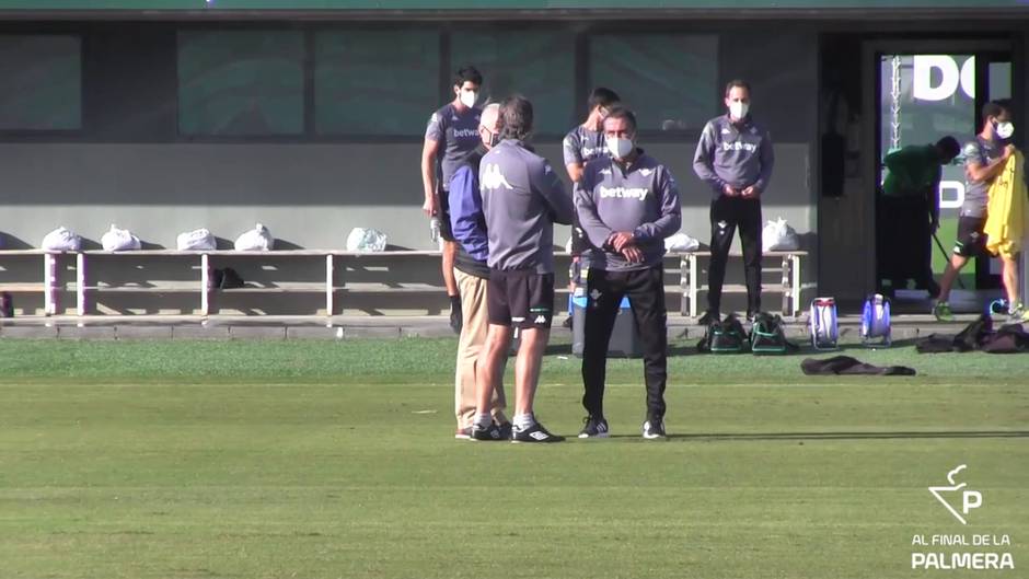 Charla de Pellegrini, Cordón y Alexis en el entrenamiento del Betis