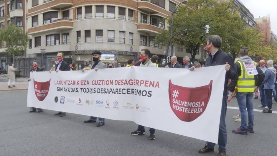 Un millar de hosteleros reclaman en Bilbao un rescate para el sector