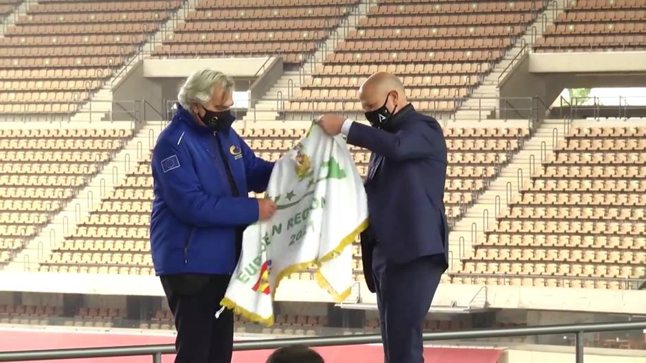 Andalucía recibe la bandera que la distingue como Región Europea del Deporte para 2021