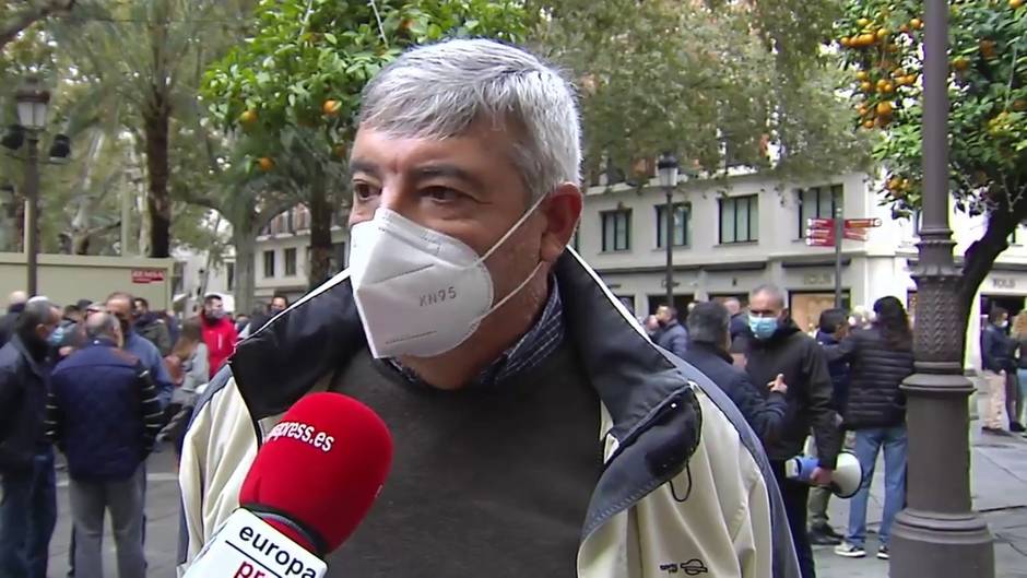 Los taxistas protestan en demanda de ayudas municipales "directas"