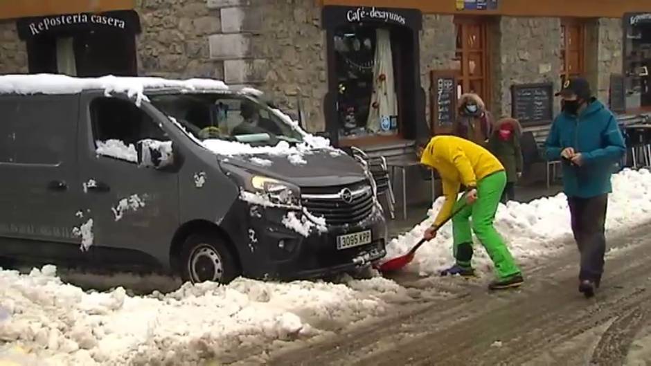 Un total de diez comunidades autonómas se mantienen en alerta por nieve y frío