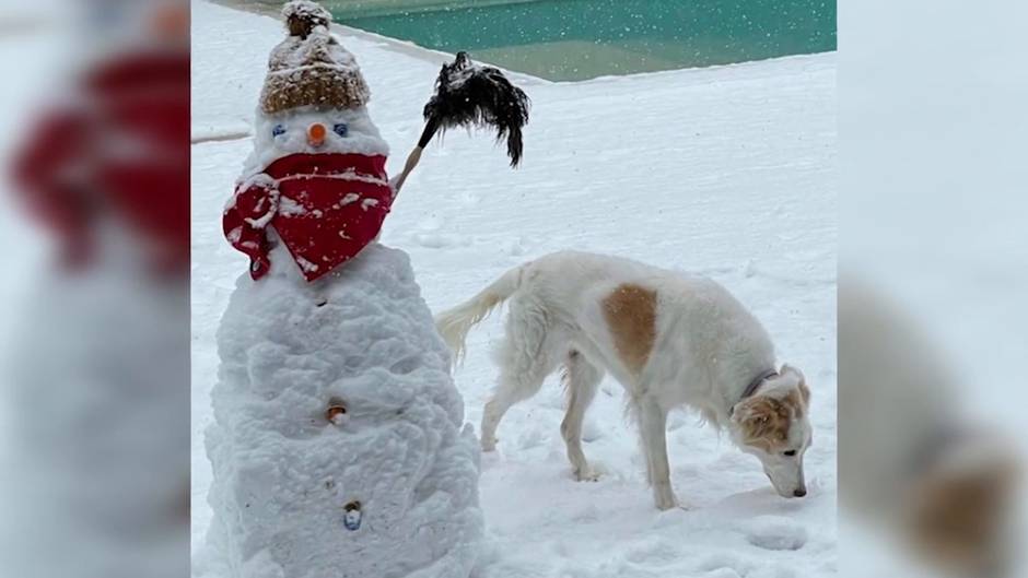 Malú enseña su jardín nevado adornado con un muñeco de nieve