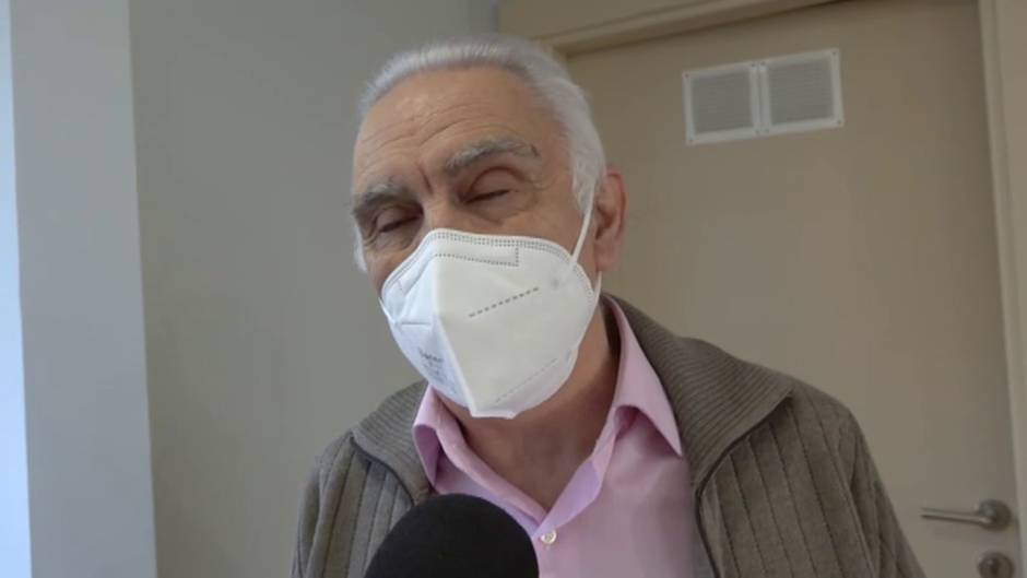 Araceli y otros mayores de residencias reciben la segunda dosis de la vacuna