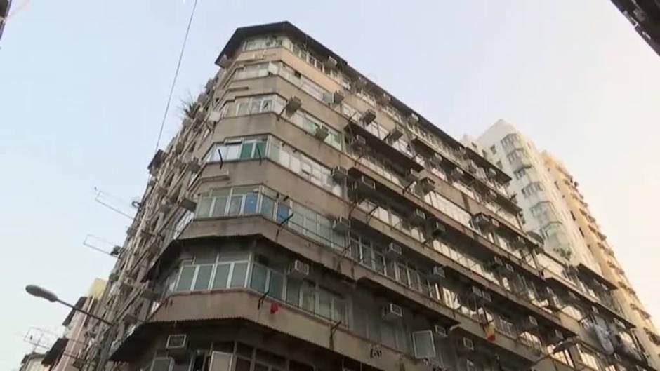 Cierran una parte de Hong Kong con decena de miles de personas para evitar más contagios de covid