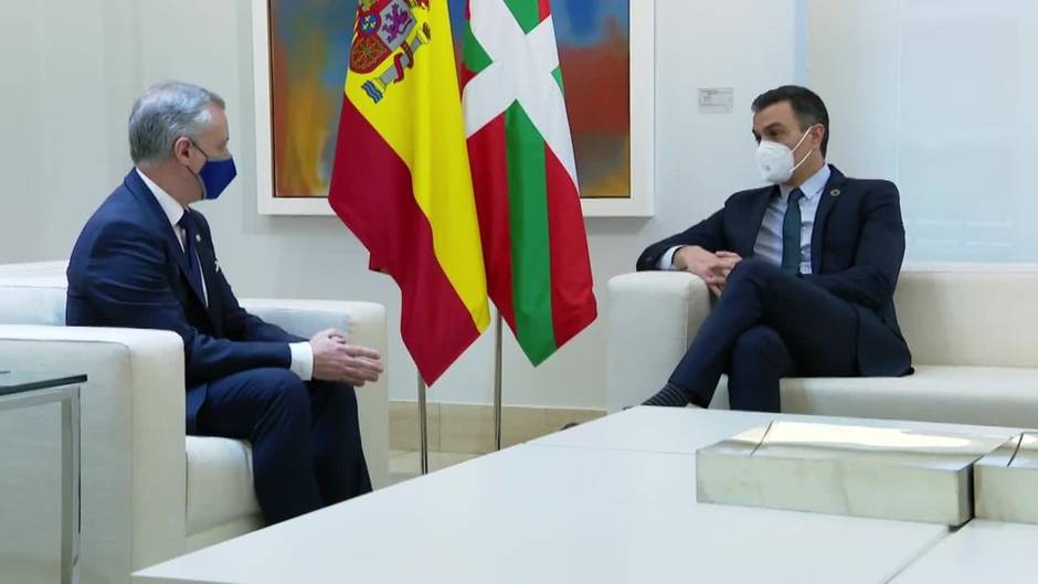 Pedro Sánchez recibe a Íñigo Urkullu en La Moncloa