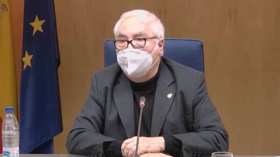 Castells, a los rectores: "Hay que hablar con los estudiantes"