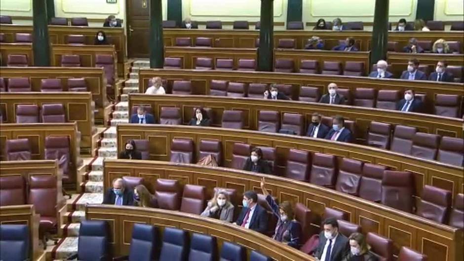 El gobierno saca adelante la votación del decreto de los fondos europeos gracias a Vox y Bildu