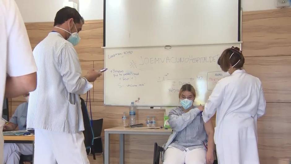 La EMA recomienda autorizar la vacuna de AstraZeneca