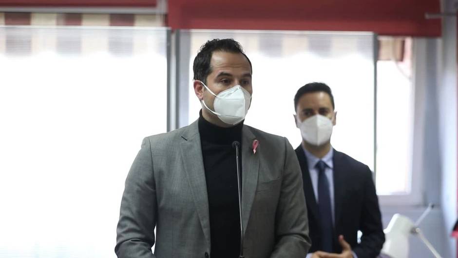 Aguado pide el cese de la gerente del hospital de Alcalá