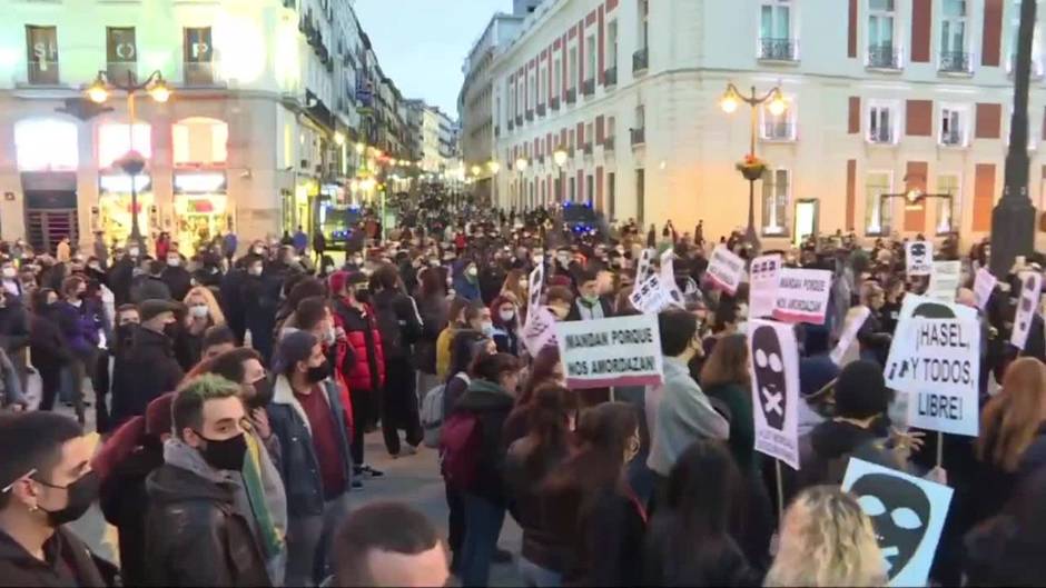 Momentos de tensión en la concentración en Madrid en apoyo a Pablo Hasel