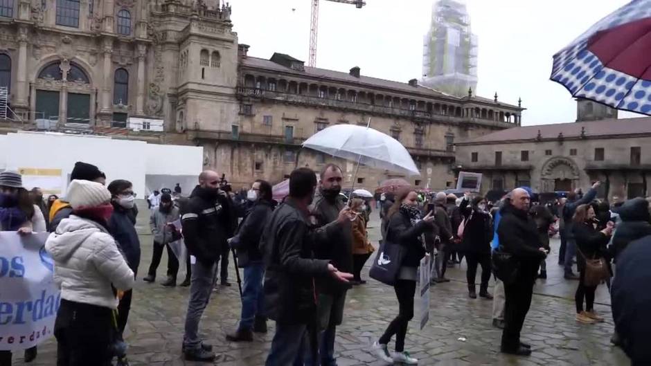 Decenas de personas protestan contra la Ley de Salud de Galicia