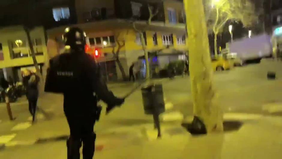 Octava noche de protestas en Barcelona